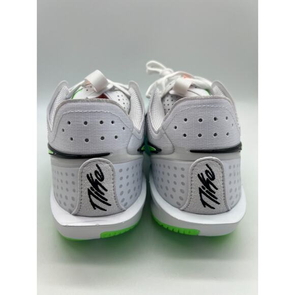 Athletic_Shoes